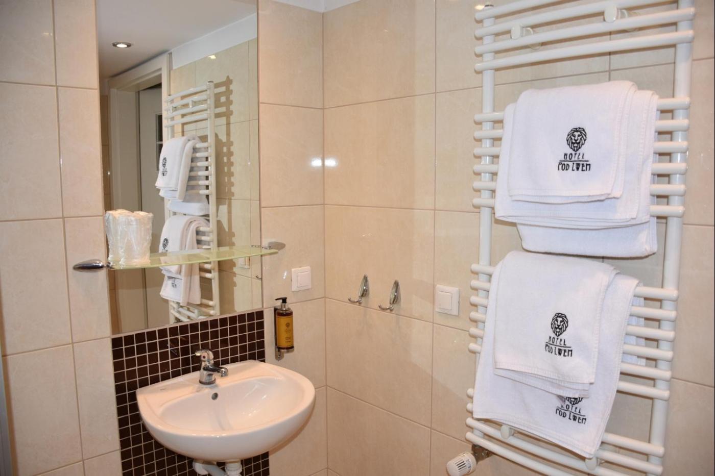 Hotel Pod Lwem Elbląg Habitación foto