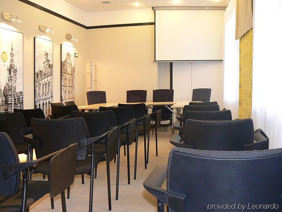 Hotel Pod Lwem Elbląg Facilidades foto